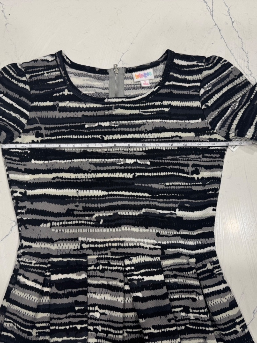 LulaRoe "Amelia" Dress with Pockets - size Small New with Tags - Picture 9 of 10
